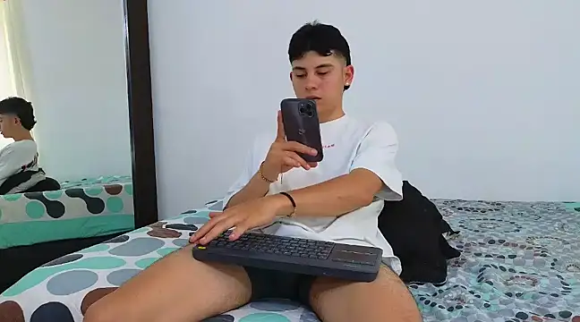 Deam Broowm online show from February 13, 2025, 9:17 pm