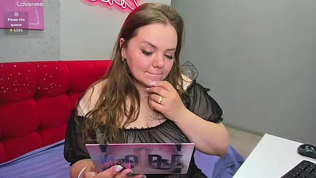 MonikaCharming online show from June 5, 2026, 1:01 am