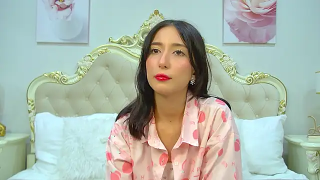 Snapshot of NicoleLimp chatting on January 14, 2025, 9:20 pm NicoleLimp online show from January 14, 2025, 9:20 pm