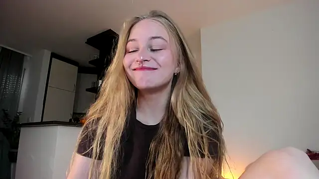 MiaMews online show from October 24, 2025, 12:01 pm