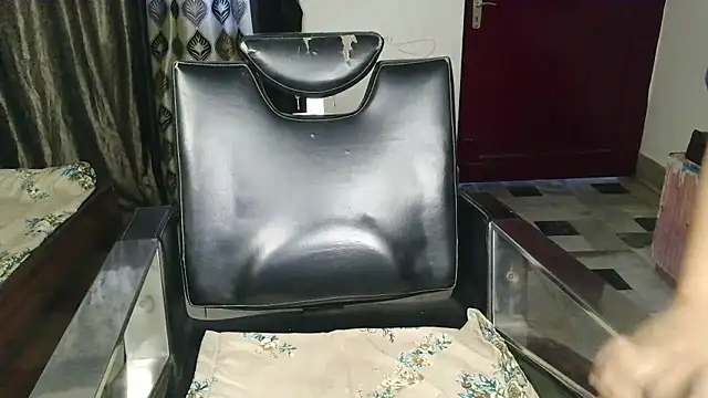 aarushi sharmaa online show from October 15, 2025, 5:07 am