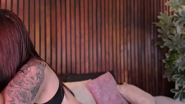 Snapshot of Jennmiiller_ chatting on February 17, 2026, 12:12 pm Jennmiiller online show from February 17, 2026, 12:12 pm