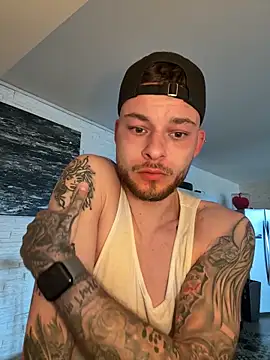 Snapshot of hottwoboys chatting on April 13, 2026, 7:36 am hottwoboys online show from April 13, 2026, 7:36 am