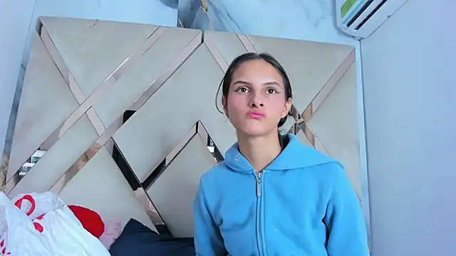 ninaht online show from September 8, 2025, 9:03 pm