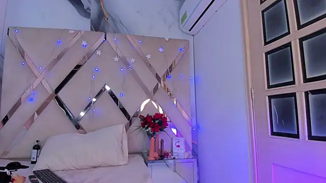 ninaht online show from December 21, 2025, 9:00 pm