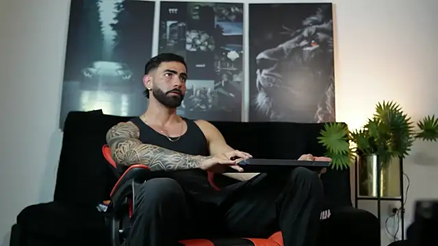 Austin bolt online show from October 1, 2025, 2:28 am