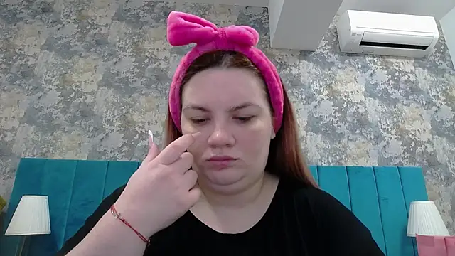 MelanieBrownn online show from February 3, 2025, 6:34 am