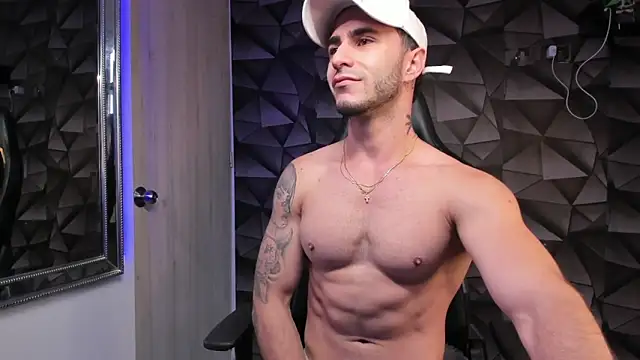 Snapshot of Tayler_duster chatting on December 16, 2024, 12:27 pm Tayler duster online show from December 16, 2024, 12:27 pm