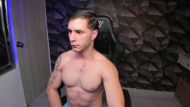 Snapshot of Tayler_duster chatting on December 23, 2024, 10:32 am Tayler duster online show from December 23, 2024, 10:32 am