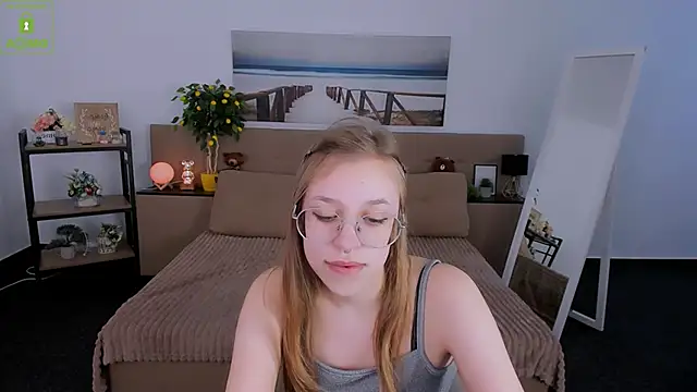 LayriantaVee online show from March 2, 2025, 1:16 pm