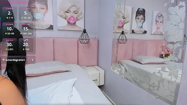 Sensual Sophie  online show from December 17, 2025, 11:33 pm