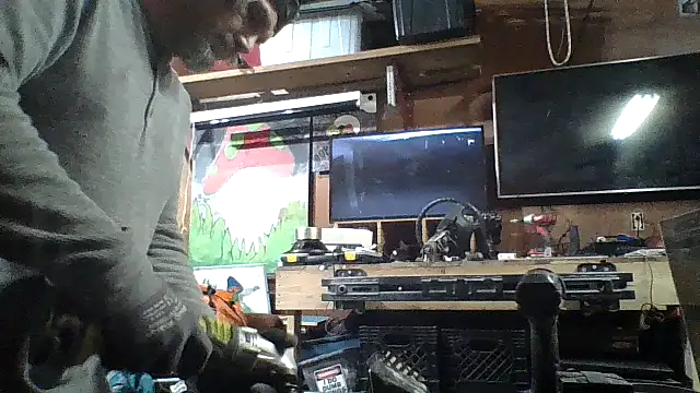 Snapshot of clitstitsandbongrips chatting on December 4, 2024, 1:03 am clitstitsandbongrips online show from December 4, 2024, 1:03 am