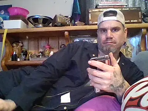 Snapshot of clitstitsandbongrips chatting on February 21, 2025, 6:04 pm clitstitsandbongrips online show from February 21, 2025, 6:04 pm