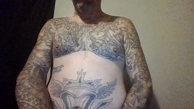 Snapshot of clitstitsandbongrips chatting on September 14, 2025, 12:37 pm clitstitsandbongrips online show from September 14, 2025, 12:37 pm