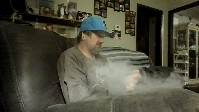 Snapshot of clitstitsandbongrips chatting on October 9, 2025, 7:06 am clitstitsandbongrips online show from October 9, 2025, 7:06 am