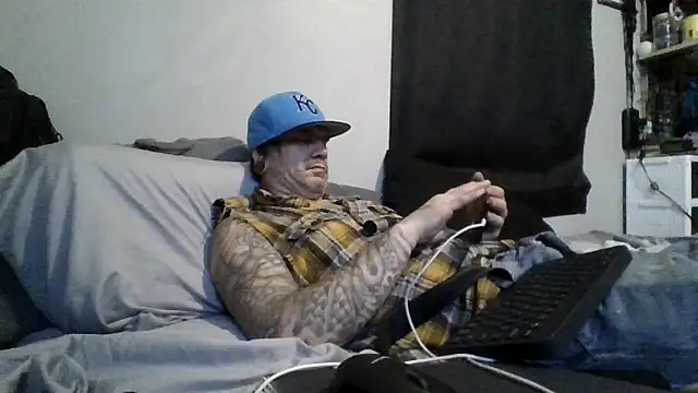 Snapshot of clitstitsandbongrips chatting on November 3, 2025, 9:10 am clitstitsandbongrips online show from November 3, 2025, 9:10 am