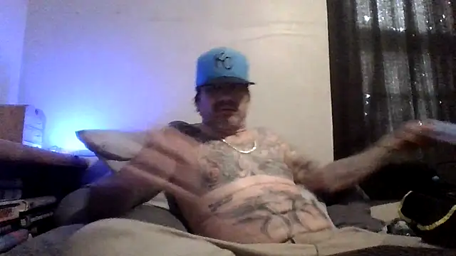 Snapshot of clitstitsandbongrips chatting on November 5, 2025, 8:20 pm clitstitsandbongrips online show from November 5, 2025, 8:20 pm