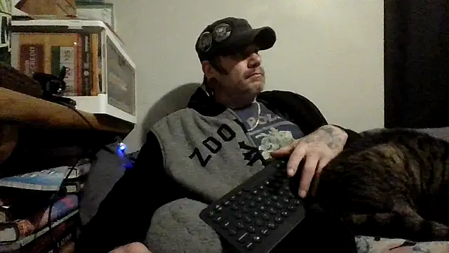 Snapshot of clitstitsandbongrips chatting on November 12, 2025, 11:21 am clitstitsandbongrips online show from November 12, 2025, 11:21 am