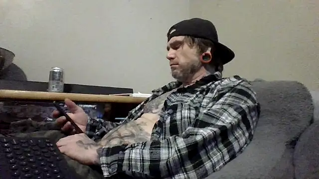 clitstitsandbongrips online show from November 25, 2025, 5:57 pm