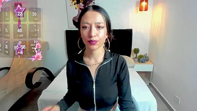 Scarlett  bell online show from February 12, 2025, 12:44 pm