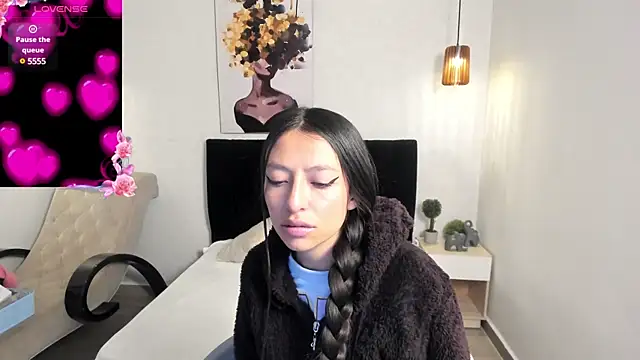 Scarlett  bell online show from March 12, 2025, 12:47 pm