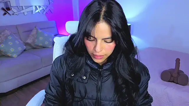 Eliie Ruizz online show from April 10, 2026, 4:28 am