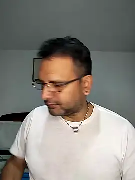 RogueTraveler online show from February 2, 2025, 2:17 am