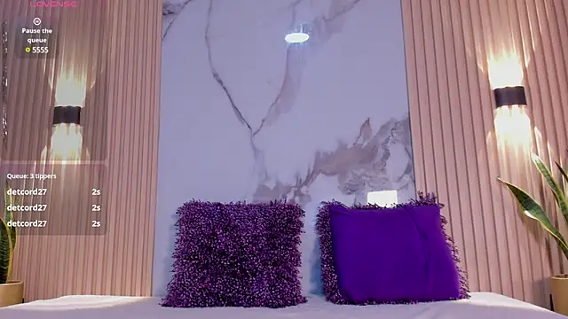 valentina lux online show from February 26, 2025, 7:09 am