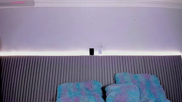 valentina lux online show from January 9, 2026, 7:15 pm