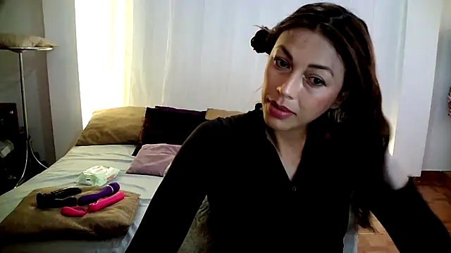 Hanna Charming online show from December 15, 2025, 7:07 pm