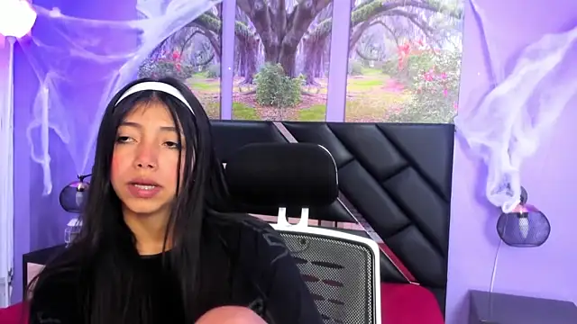 KimberlyVillaLobos online show from October 15, 2025, 12:27 pm