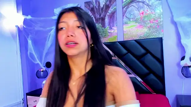 KimberlyVillaLobos online show from October 25, 2025, 11:40 am