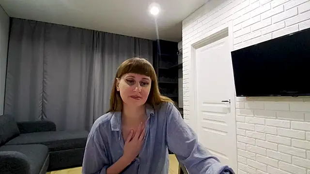 Daniella Lorente online show from May 15, 2026, 11:45 pm
