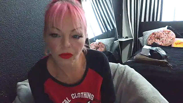 rileyraerhoads online show from September 29, 2025, 10:25 pm