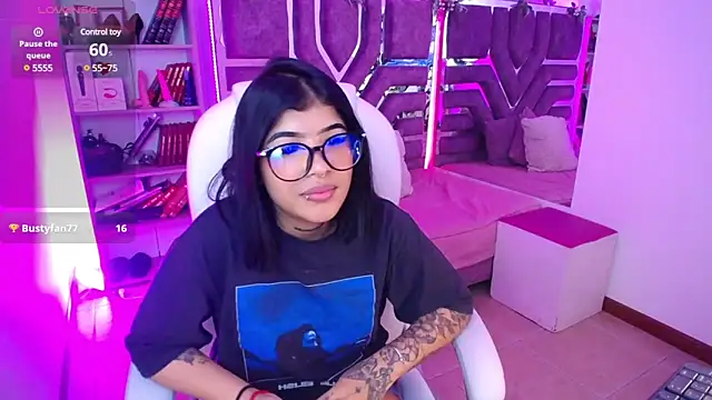 AliceWalker 11 online show from February 3, 2025, 2:36 am