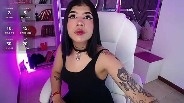 AliceWalker 11 online show from February 27, 2025, 8:20 pm