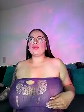 soofy   online show from May 20, 2026, 4:29 am