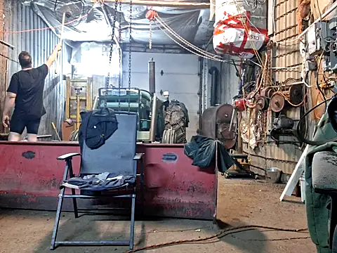 Frankdick01 online show from November 23, 2025, 7:52 am