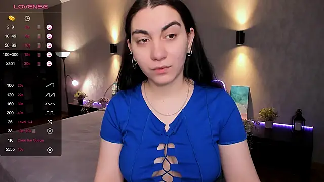 hannacheekss  online show from March 4, 2025, 2:17 am