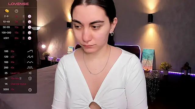 hannacheekss  online show from March 15, 2025, 2:03 am