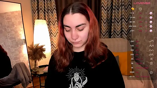 hannacheekss  online show from October 6, 2025, 2:09 am