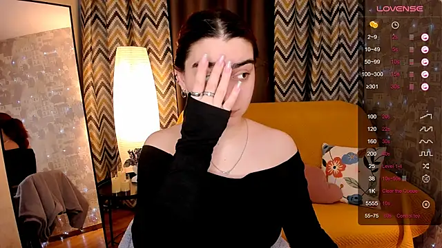 hannacheekss  online show from April 4, 2026, 2:10 am