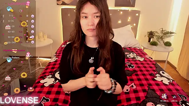 Emily Strikeee online show from April 8, 2026, 2:00 am