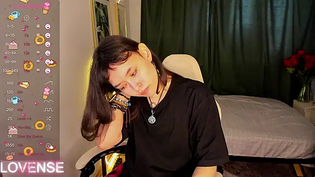 Emily Strikeee online show from April 9, 2026, 1:27 am