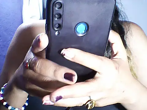 layanah12 online show from November 15, 2025, 6:48 pm