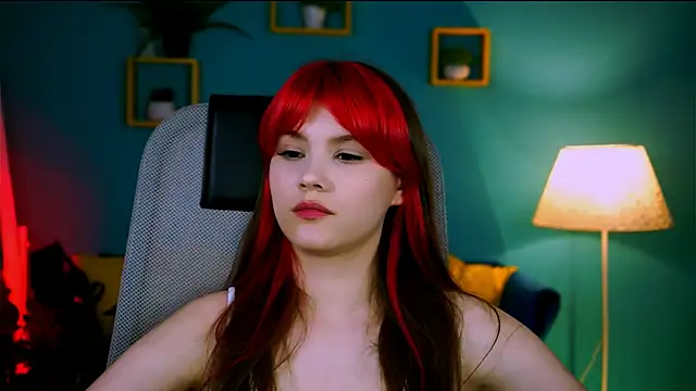 EvaThopson online show from June 3, 2026, 2:44 pm