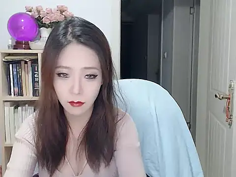 SuSushi728 online show from December 3, 2025, 3:21 pm