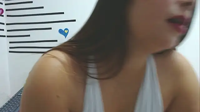 Emawalker  online show from September 29, 2025, 8:24 pm