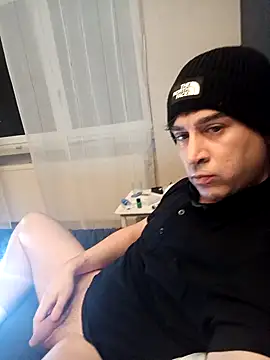 Snapshot of ElyasMatt chatting on November 4, 2025, 5:01 pm ElyasMatt online show from November 4, 2025, 5:01 pm