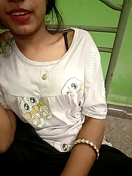 Snapshot of EACH_555 chatting on December 1, 2025, 6:40 am EACH 555 online show from December 1, 2025, 6:40 am